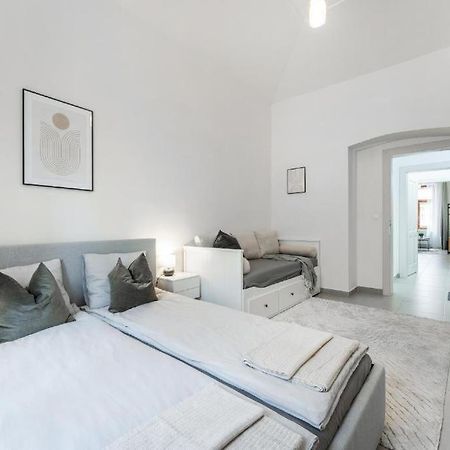 Nice Apartman In New Town Pragueアパートメント エクステリア 写真
