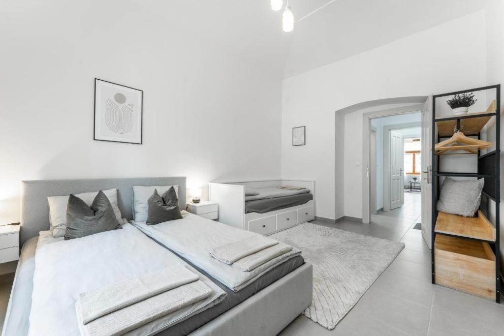 Nice Apartman In New Town Pragueアパートメント エクステリア 写真