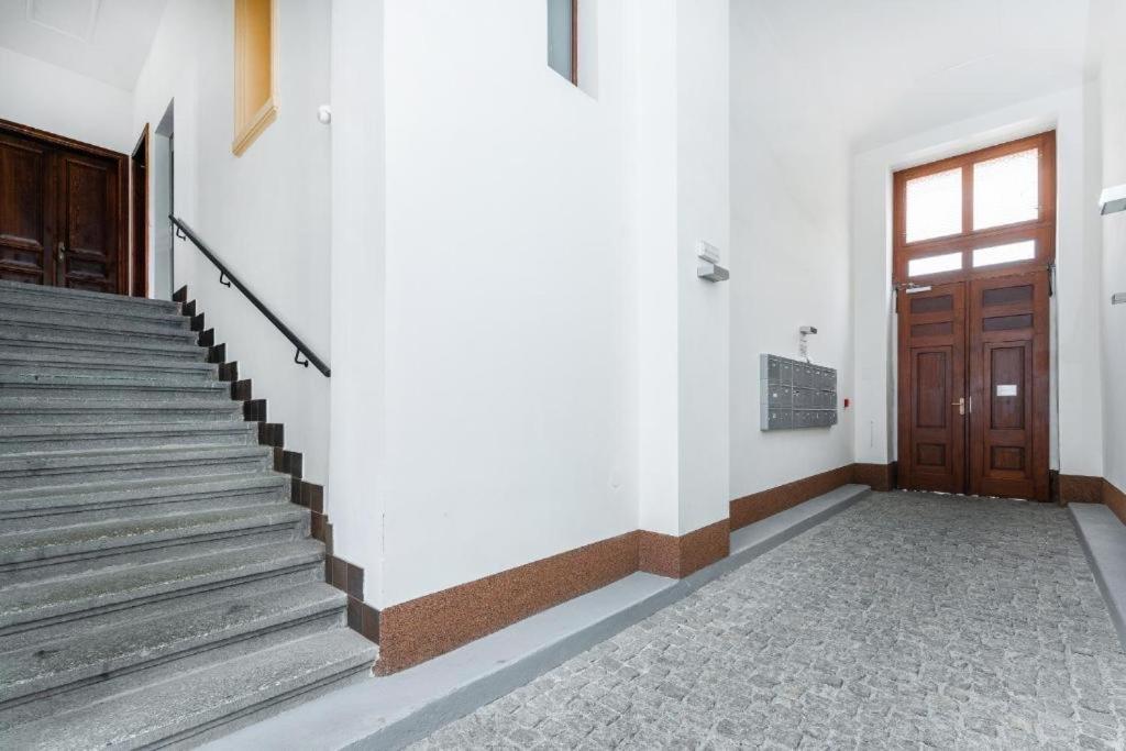Nice Apartman In New Town Pragueアパートメント エクステリア 写真