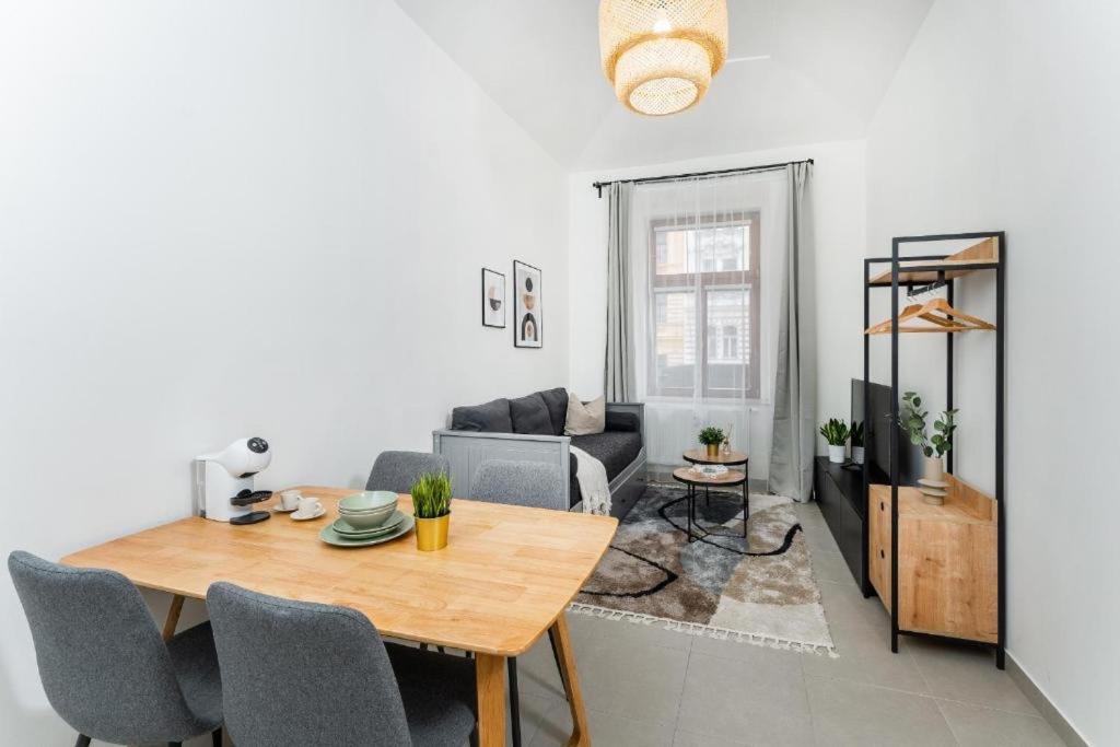 Nice Apartman In New Town Pragueアパートメント エクステリア 写真