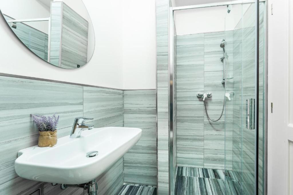 Nice Apartman In New Town Pragueアパートメント エクステリア 写真