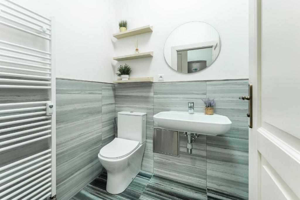 Nice Apartman In New Town Pragueアパートメント エクステリア 写真