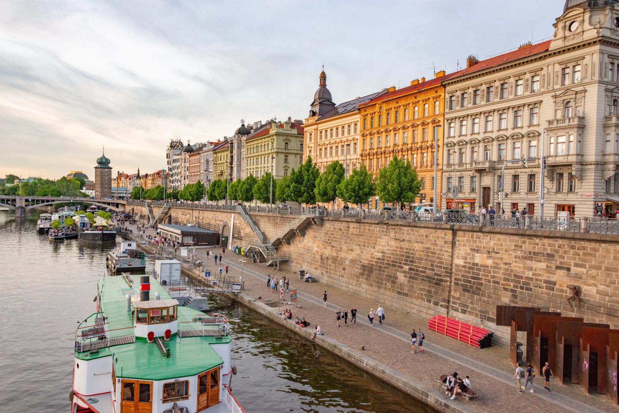 Nice Apartman In New Town Pragueアパートメント エクステリア 写真